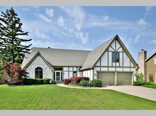 111 Wilcox Drive , Bartlett , IL - 60103