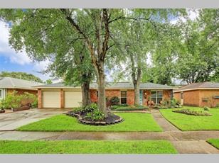 2219 Willowby Dr , Houston , TX - 77008