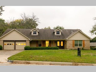 3817 Wosley , Fort Worth , TX - 76133