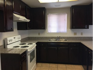 2033 Comstock Dr , Stockton , CA - 95209