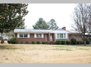 107 Washington Ave , Warsaw , VA - 22572