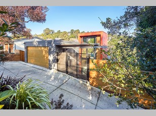 715 Alameda de las Pulgas , Belmont , CA - 94002