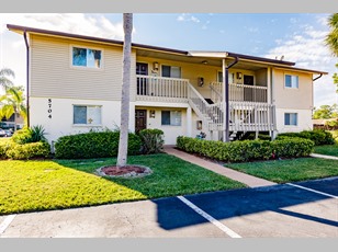 5704 FOXLAKE DR #3 , North Fort Myers , FL - 33917