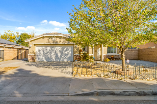 45746 Palm Lane , Lancaster , CA - 93535